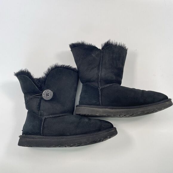 Ugg Australia Bailey Button 5803 Black Suede Sheepskin Boots Women’s Size 7 - Picture 9 of 12